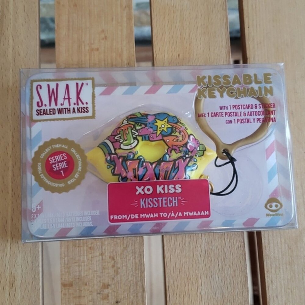 S.W.A.K. 2 Pack Interactive Kissable Key - Picture 5 of 5